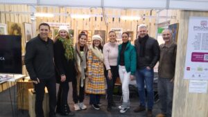 artistas recebem público imaginário das artes construarte. Visita do presidente da Assemp Ricardo