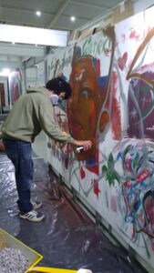 artista Digo Tibano pinta espaço grafite construarte